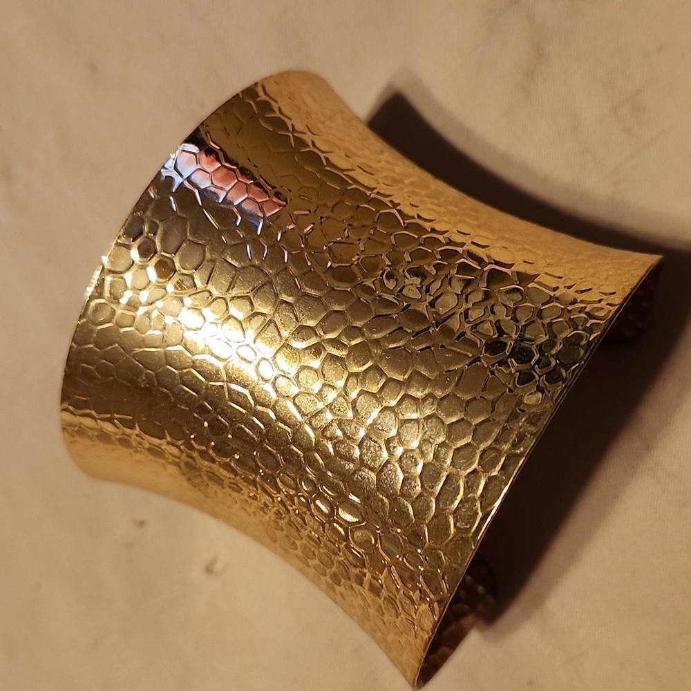 Gold bracklet